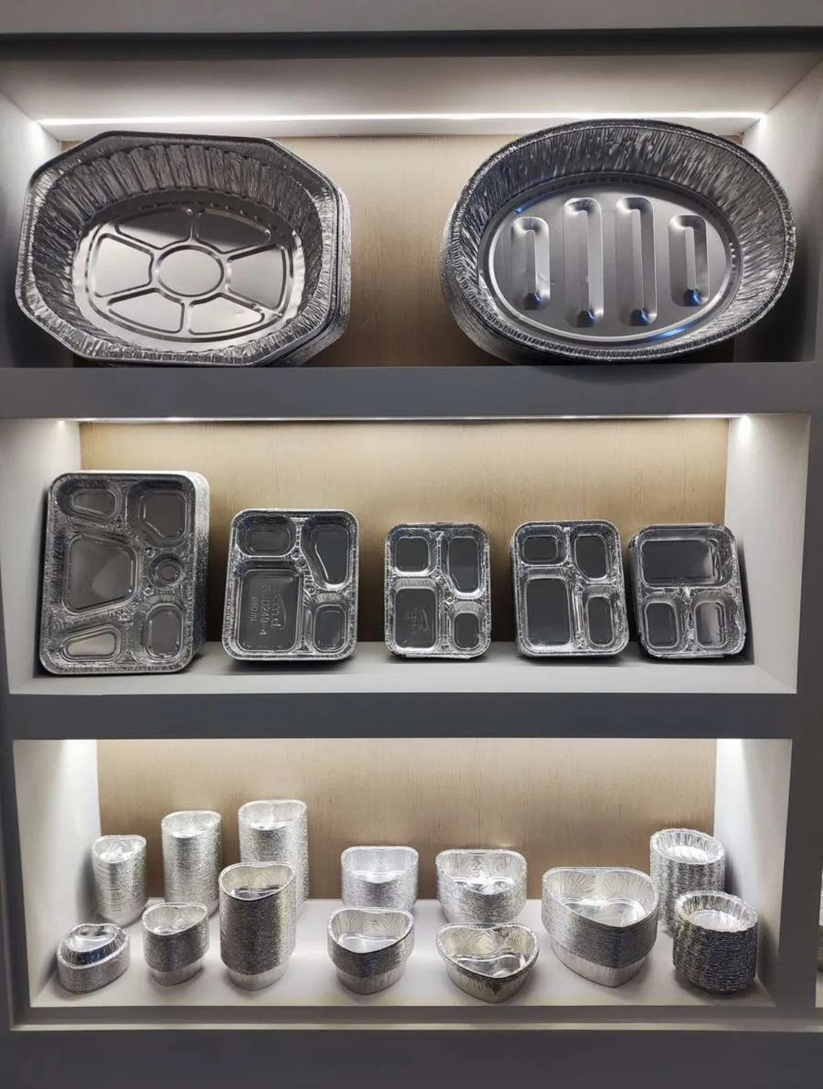 KMD Aluminum foil trays showroom display